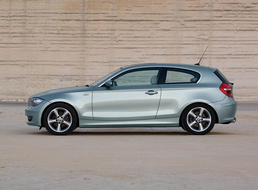  BMW 1-Series 3-Door 2005 года  (фото 21 из 51)